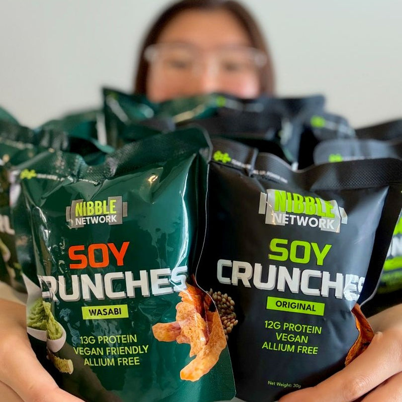 Gwen buying a tenpack of Soy Crunches Oribi for sensible use through the week for post-workout replenishment and office day pick-me-ups